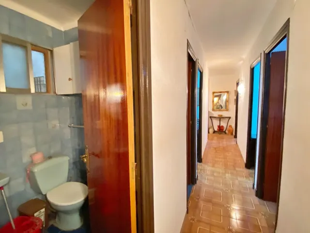 Piso de 4 habitaciones con ascensor en la calle Sant Blai, cerca de la universidad — 11