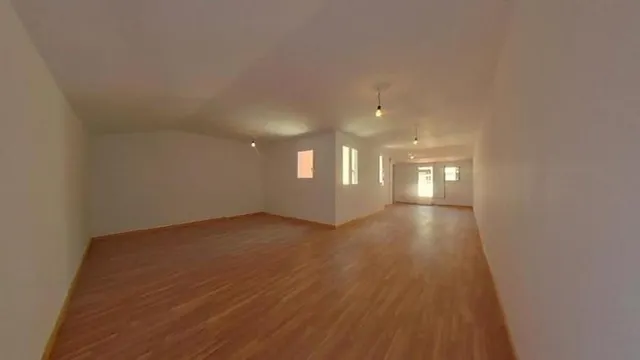 CASA EN VENTA OKUPADA EN C/ JOTA — 19