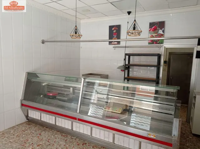 LOCAL EN VENTA ZONA ENSANCHE — 3