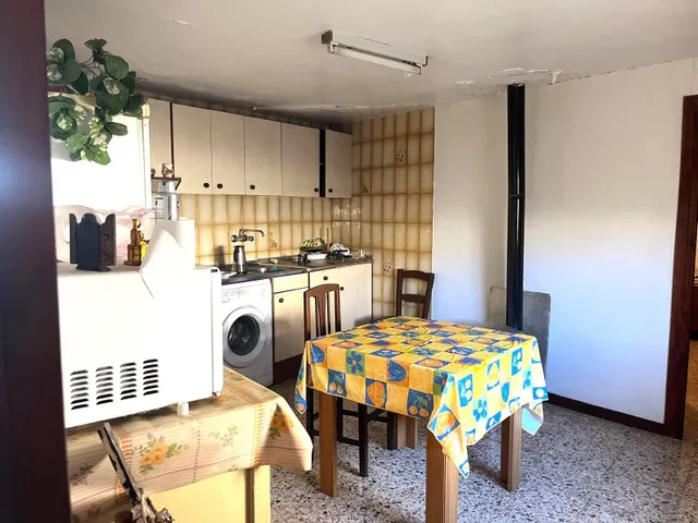 Vivienda en la localidad  Moros, pleno centro de la localidad. — 47
