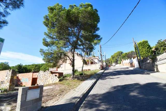 PARCELA MUY SOLEADA EN CANYELLES PUEBLO — 15