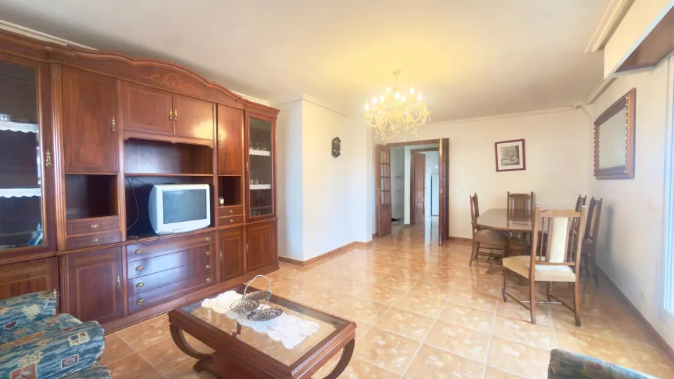 Piso de 4 Dormitorios con Terraza Esquinera de 35 m2 - Centro Villa