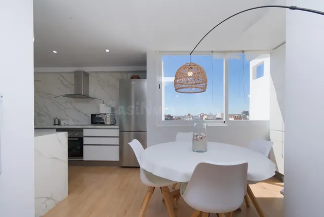 ¡Deslumbrante ático con terraza y vistas panorámicas en plaz - foto 4