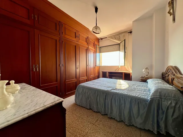 E. PISAZO DE 4 HAB. CON DOS TERRAZAS, DOS BAÑOS. — 38