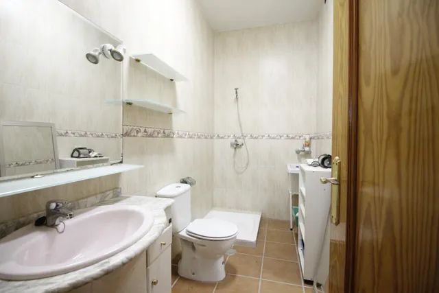 EXCELENTE CASA EN EL CENTRO DE BAZA!!!! — 42