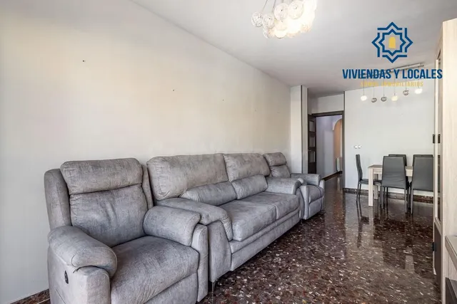 PISO CON GARAJE EN ALBOLOTE — 3