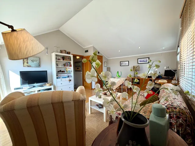 Chalet adosado esquinero con jardín privado, terrazas y garaje doble en La Patacona — 44