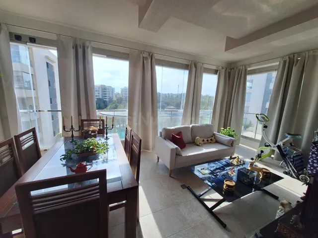 Apartamento moderno de 3 dormitorios con piscina climatizada - foto 4