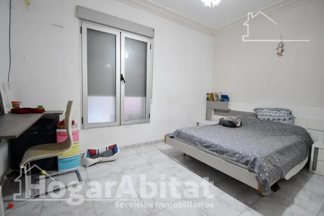 MUY AMPLIO CON 5 DORMITORIOS Y TERRAZA EN CENTRO — 20