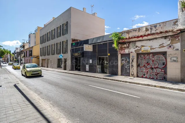 Local con vivienda independiente en la parte superior traser