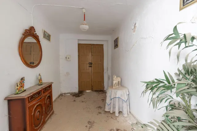 CASA PARA REFORMAR, MÁS TERRENO DE 250M2 — 6