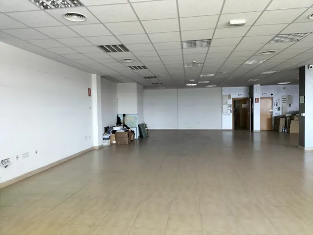 Oficina en Edificio Astarté — 12