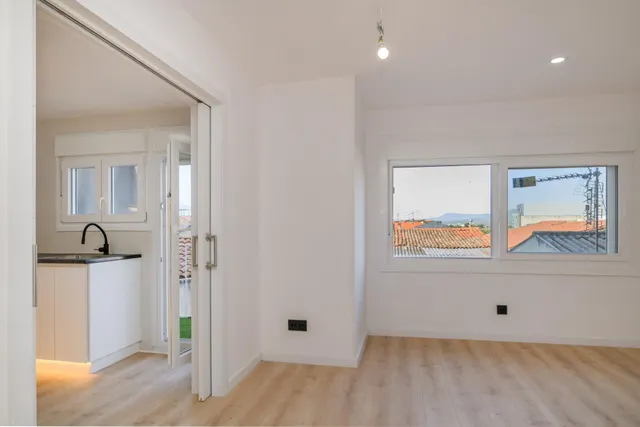 Piso de 3 habitaciones reformado al lado del Colegio Oms i de Prat. — 11