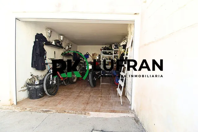 CHALET PAREADO EN SAX (ALICANTE) CON GARAJE Y PATIO — 35