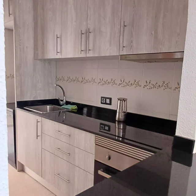 Amplia vivienda en urbanización con aparcamiento y piscina — 24