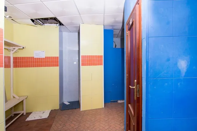 Local comercial en el centro (Plaza Gran Capitán) — 15