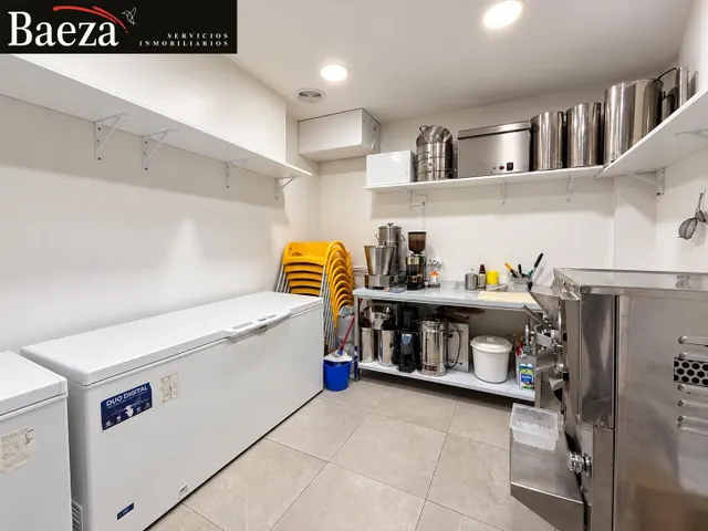 Traspaso de heladería-cafetería totalmente equipada — 13