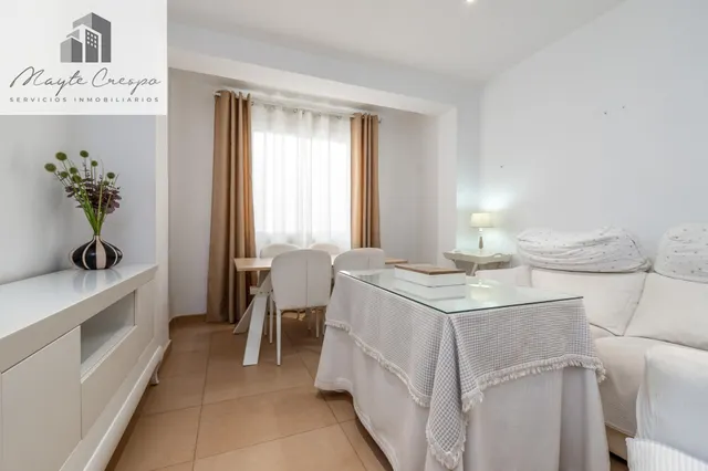 Piso de 87 m2 con 3 dormitorios en Pedro Antonio de Alarcón 27, junto a Recogidas — 27