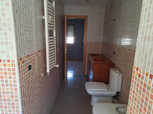 VENTA DE CHALET ADOSADO  EN CALLE SANTILLANA DEL MAR 20. BOADILLA DEL MONTE, — 16