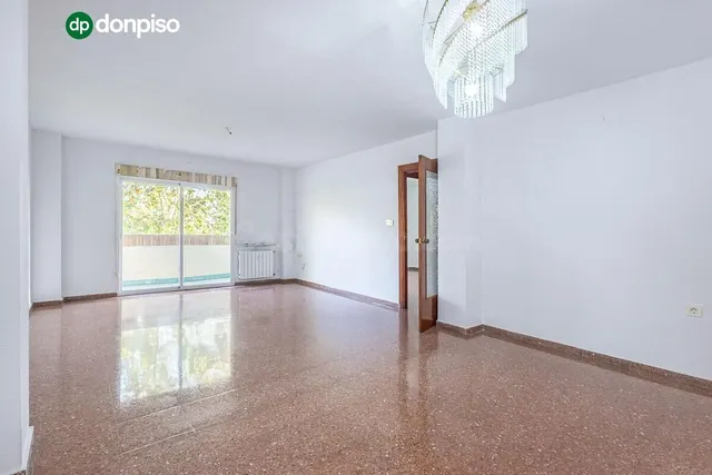 Piso con plaza de garaje cerrada junto a La Inmaculada, fren - foto 5