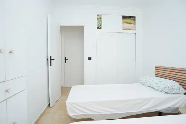Bungalow en planta baja con licencia turística, piscina y garaje – ¡ideal para inversión! — 23