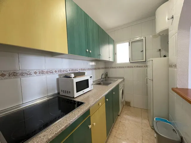 Apartamento exterior con vistas despejadas y piscina comunitaria en Torrevieja — 6