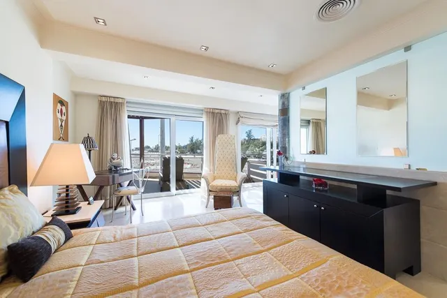 Exclusiva vivienda en primera línea de mar en San Agustín - foto 2