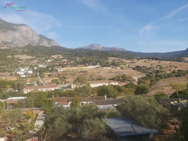 VENTA PARCELA + PISCINA UBRIQUE