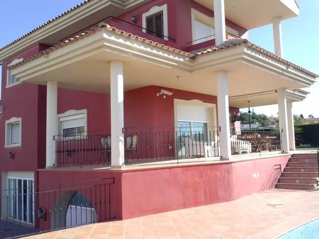chalet en zona del colegio elians — 5