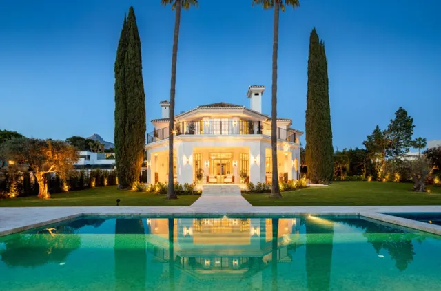 Chalet 5 habitaciones 722m² en venta - Marbella