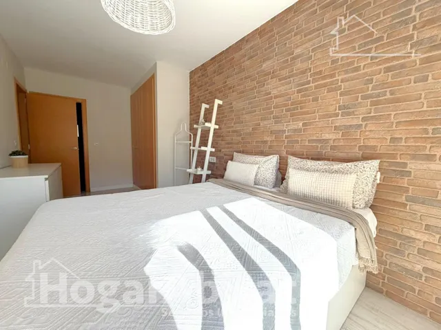 Excelente ubicación y reforma integral en este luminoso piso exterior con terraza, garaje y piscina comunitaria — 27