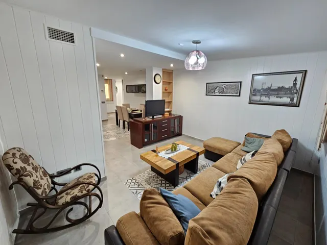 EN ALQUILER FABULOSO PISO-ATICO DE 3 DORMITORIOS + 2 BAÑOS,EN ALMERIA CAPITAL, ZONA AVDA.MEDITERRANEO Y CARREFOUR — 50