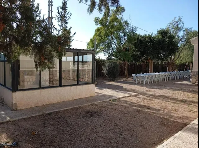 Alquiler de chalet independiente con piscina y parcela de 2.300m2 — 7