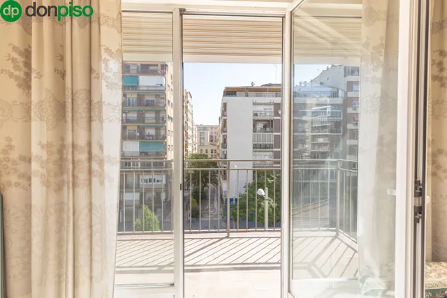 Piso con terraza y gran potencial junto a Camino de Ronda — 7