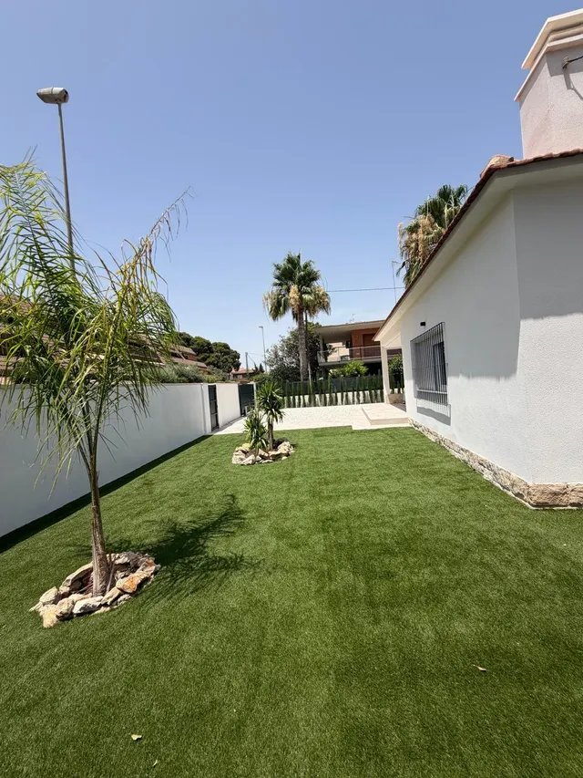VENTA DE ESPECTACULAR CHALET INDEPENDIENTE DE LUJO HACE ESQUINA — 43
