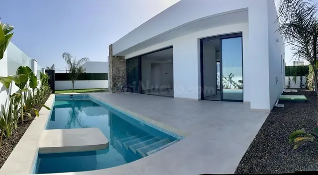 VILLA DE LUJO CON PISCINA Y PARKING EN  SAN JAVIER ( DOS MARES) — 2