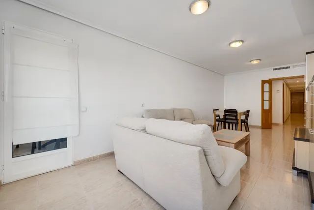Venta de amplio apartamento seminuevo Ed.Torreaguas Torrevieja — 10