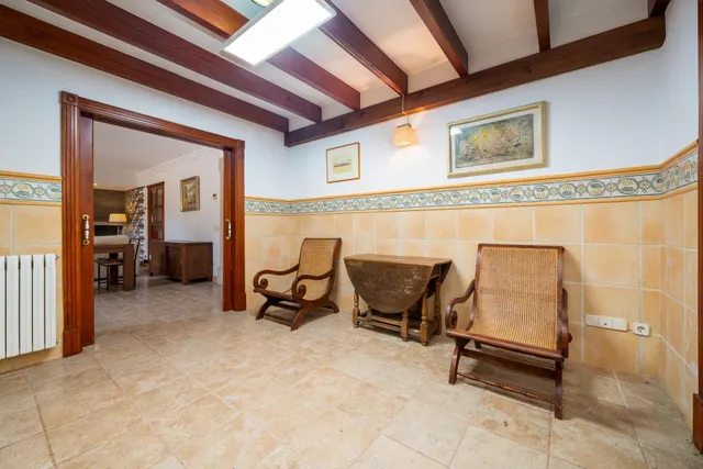 Finca mallorquina con carácter, jardín mediterráneo y vistas a la Serra de Tramuntana · Biniali — 22