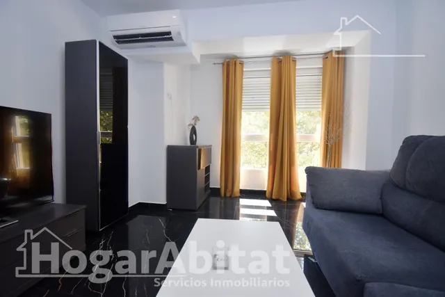 ¡Espectacular! Amplio, moderno y reformado, todo amueblado y cerca del centro — 41