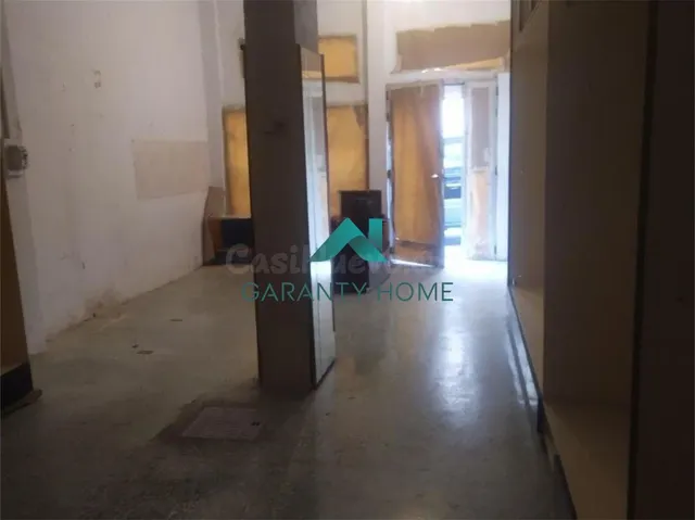 En alquiler local de 45m comercial y con gran afluencia de g - foto 3