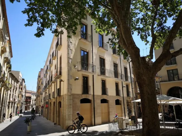 Conjunto de 14 viviendas a reformar en edificio histórico de