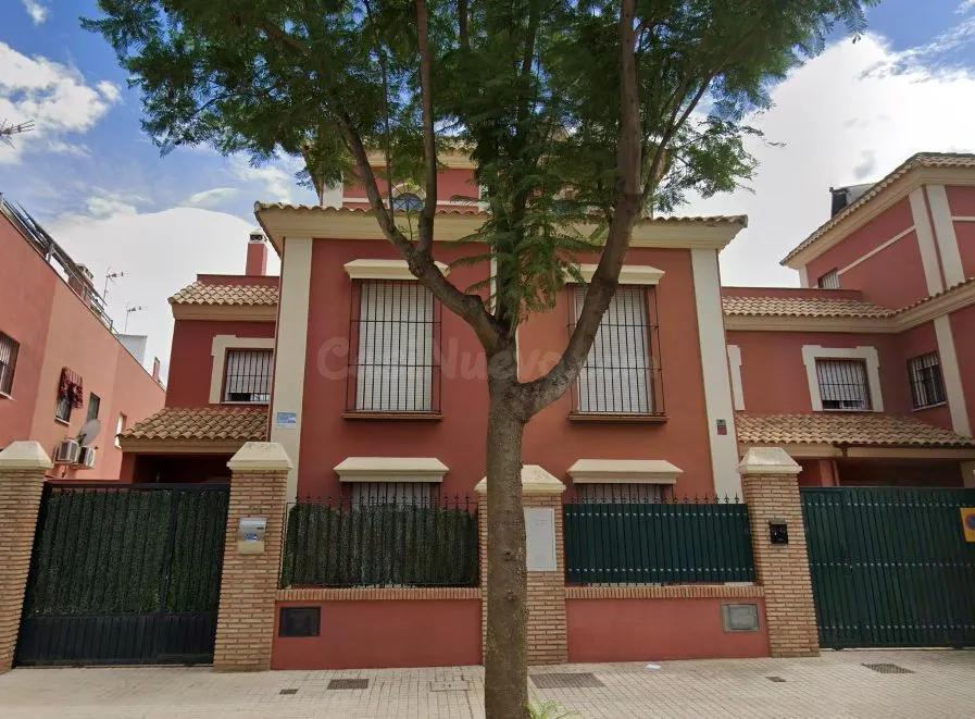 Venta casa en Brenes (Sevilla)