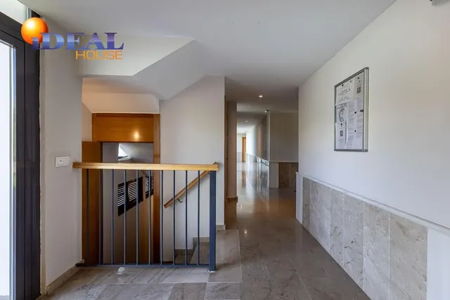 Piso con terraza en Albolote — 23