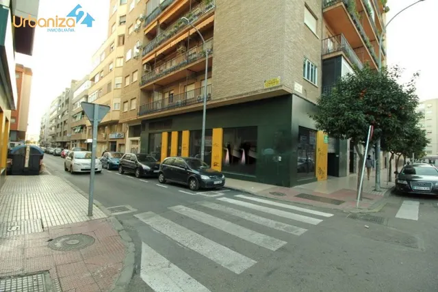 Magnifico y amplio local en el centro de Badajoz — 15