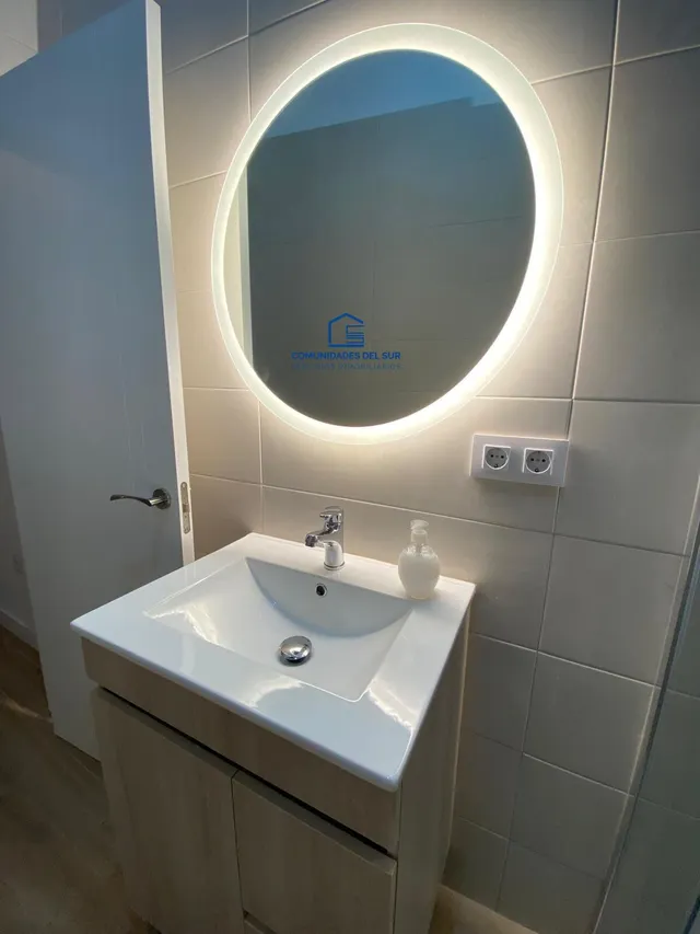 Moderno Piso Reformado en el centro de Cádiz — 14