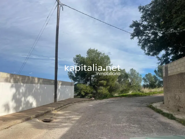 Solar en urbanización Montejucar — 4