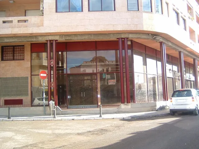 LOCAL COMERCIAL AL CENTRO DE TORTOSA DE 265m2 — 3