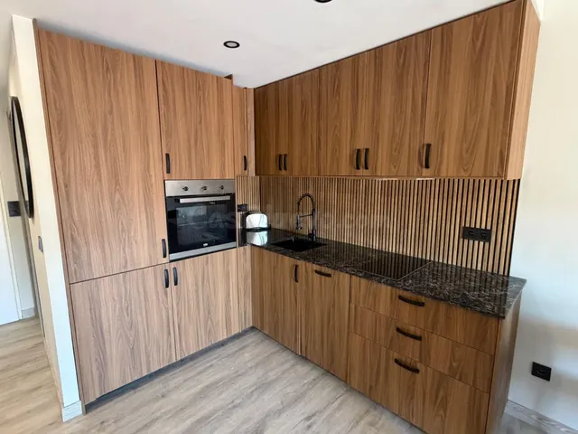 Apartamento totalmente reformado a 1 minuto de la playa en C - foto 4