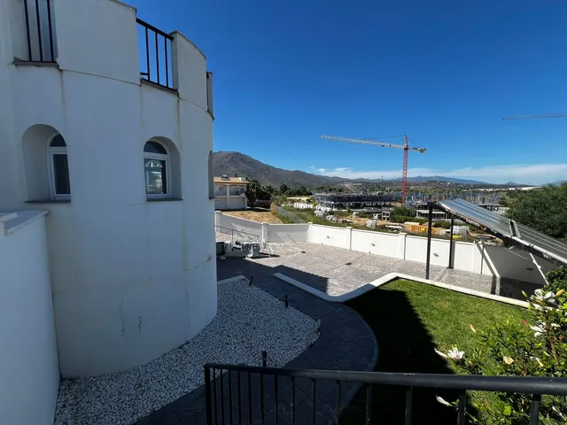 Chalet 4 habitaciones 350m² en venta - Costa Del Sol — 8