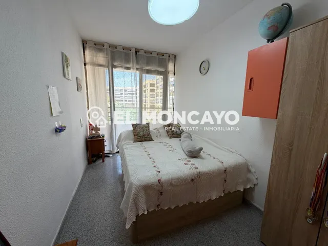 Fantástico apartamento de tres dormitorios a tan solo 300m de las playas de Guardamar del Segura, Alicante — 10